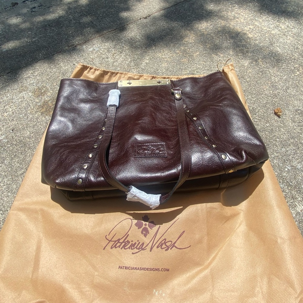 Brand new Patricia Nash benvenuto tote and dust bag